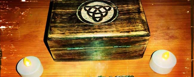 El medallón prohibido